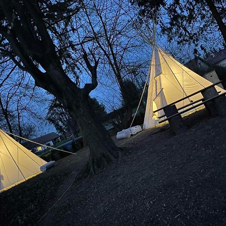 Chateau Moravany - Apartmany, Teepee A Wellness Ronov Nad Doubravou Zewnętrze zdjęcie