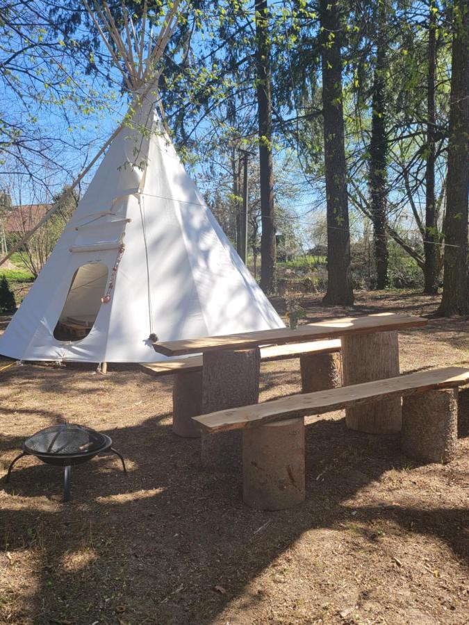 Chateau Moravany - Apartmany, Teepee A Wellness Ronov Nad Doubravou Zewnętrze zdjęcie