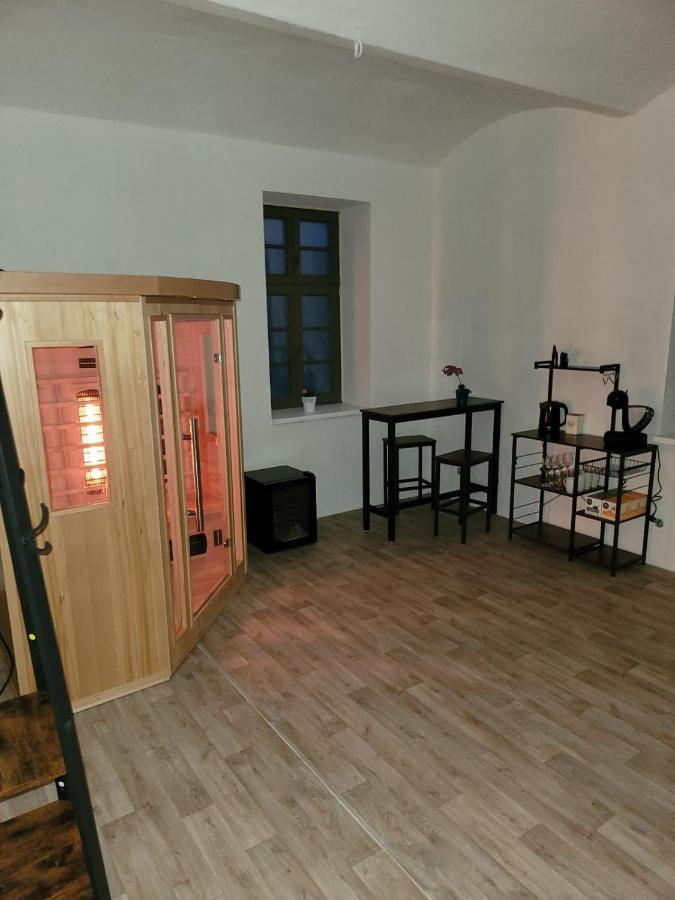 Chateau Moravany - Apartmany, Teepee A Wellness Ronov Nad Doubravou Zewnętrze zdjęcie