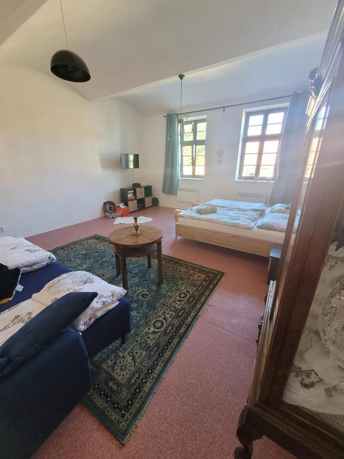 Chateau Moravany - Apartmany, Teepee A Wellness Ronov Nad Doubravou Zewnętrze zdjęcie