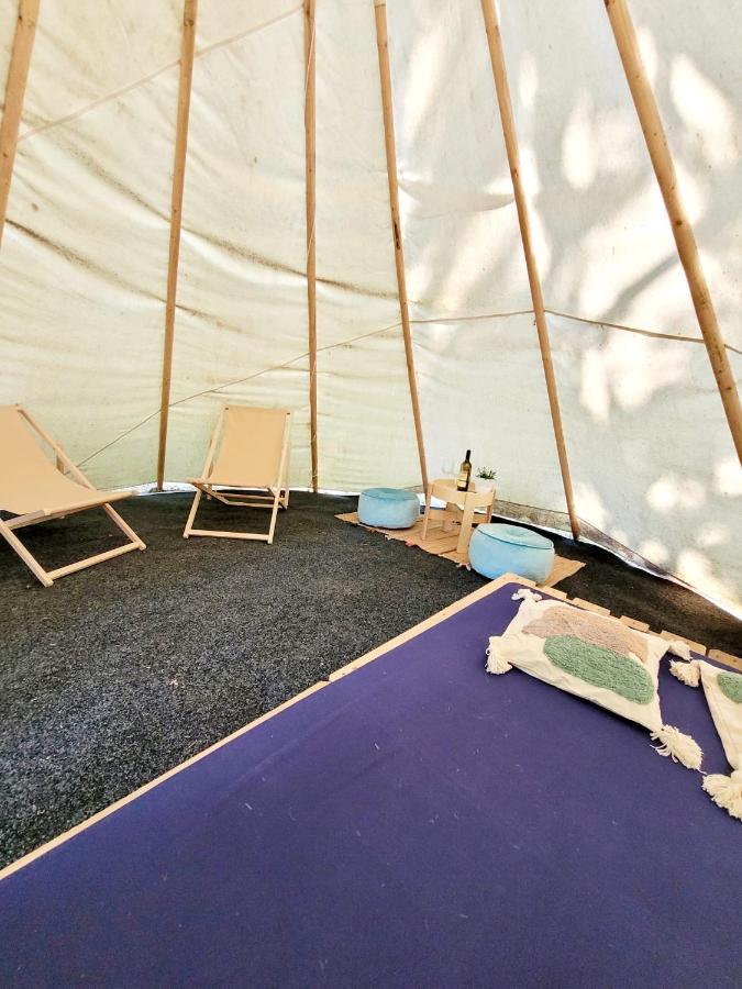 Chateau Moravany - Apartmany, Teepee A Wellness Ronov Nad Doubravou Zewnętrze zdjęcie
