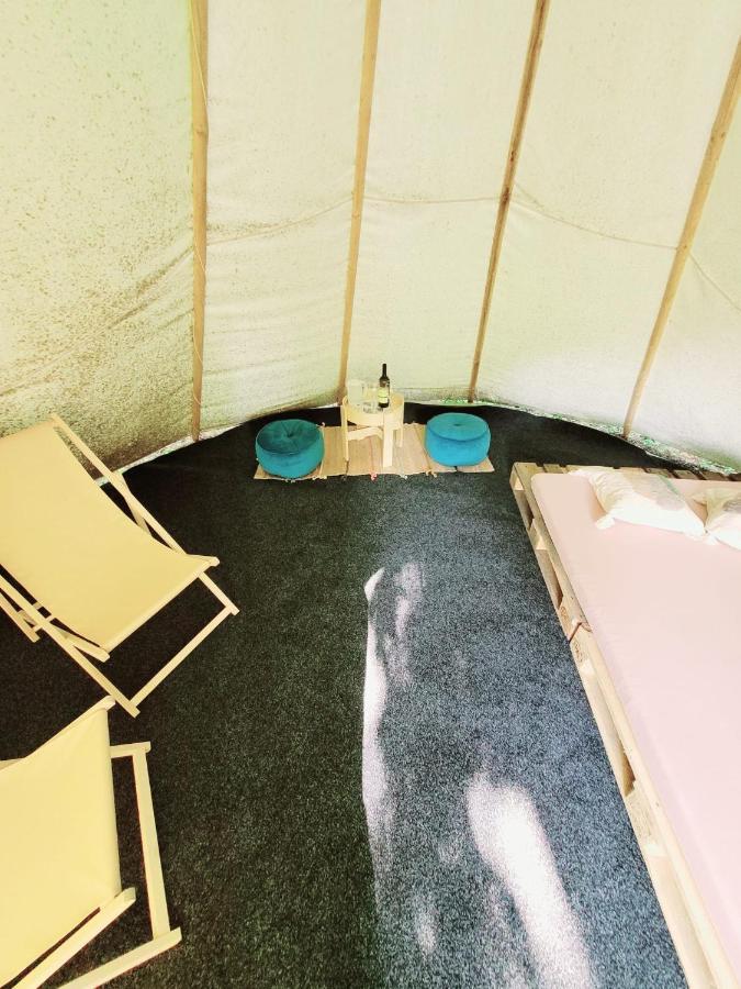 Chateau Moravany - Apartmany, Teepee A Wellness Ronov Nad Doubravou Zewnętrze zdjęcie