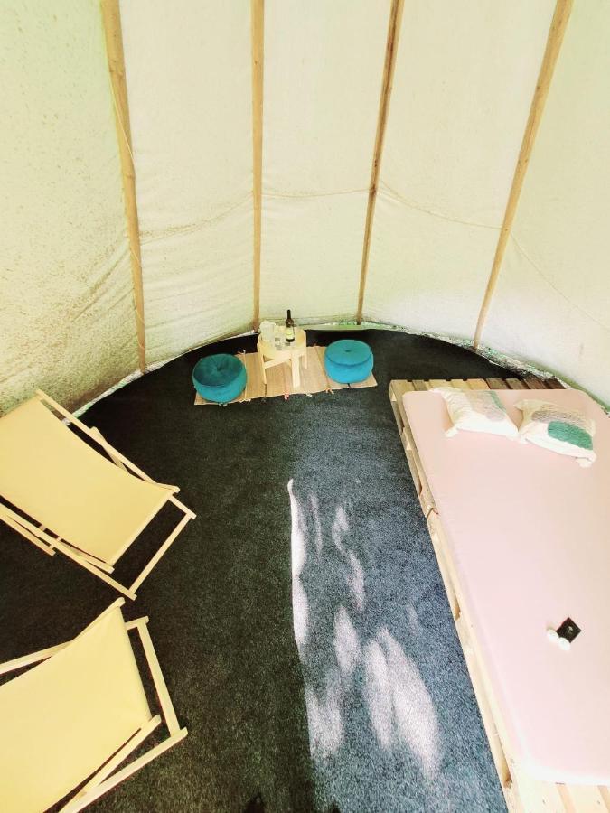 Chateau Moravany - Apartmany, Teepee A Wellness Ronov Nad Doubravou Zewnętrze zdjęcie