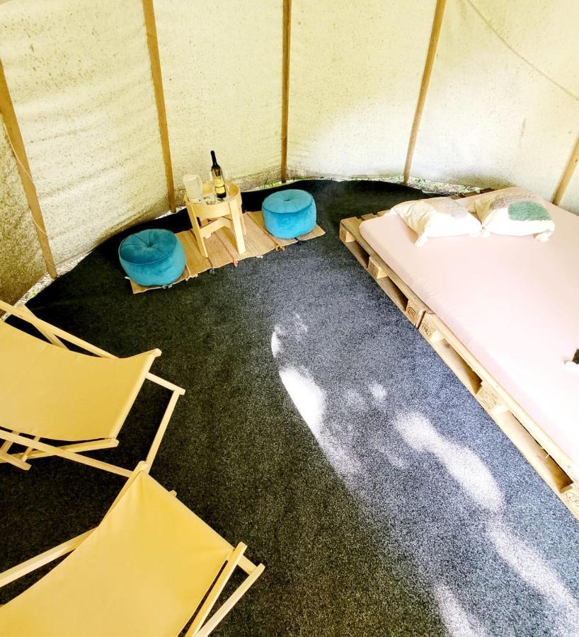 Chateau Moravany - Apartmany, Teepee A Wellness Ronov Nad Doubravou Zewnętrze zdjęcie
