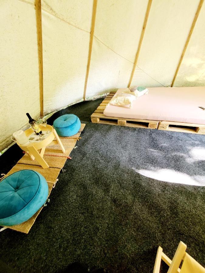Chateau Moravany - Apartmany, Teepee A Wellness Ronov Nad Doubravou Zewnętrze zdjęcie