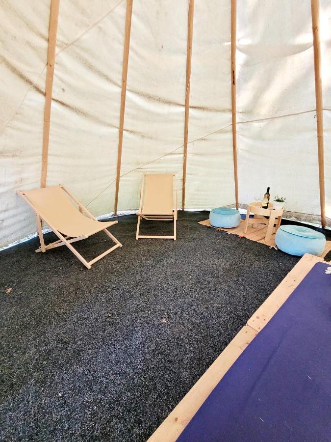 Chateau Moravany - Apartmany, Teepee A Wellness Ronov Nad Doubravou Zewnętrze zdjęcie