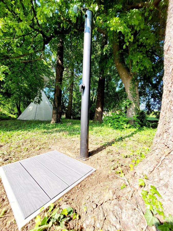 Chateau Moravany - Apartmany, Teepee A Wellness Ronov Nad Doubravou Zewnętrze zdjęcie
